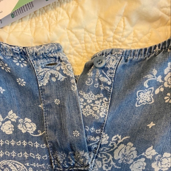 NWT lightweight Tencel dress. Cute keyhole w/ button closure on back. Pockets. - Picture 9 of 9